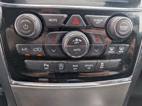 Used 2019 Jeep Grand Cherokee Limited image 17