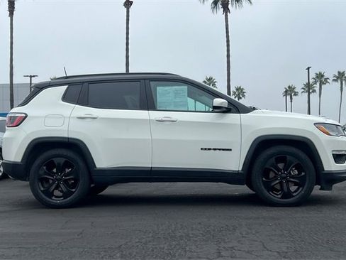 Used 2019 Jeep Compass Latitude image 3