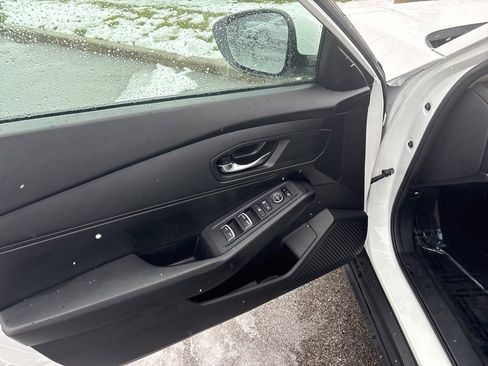 Used 2023 Honda Accord LX image 16