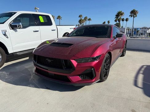 Used 2025 Ford Mustang GT Premium w/ GT Performance Package RWD image 3