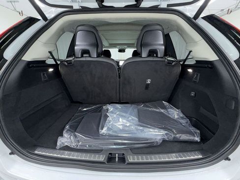 New 2026 Volvo XC90 T8 Ultra w/ Lounge Package AWD/4WD image 16