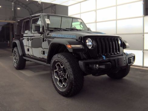 Used 2022 Jeep Wrangler Unlimited Rubicon 4xe w/ Dual Top Group AWD/4WD image 3