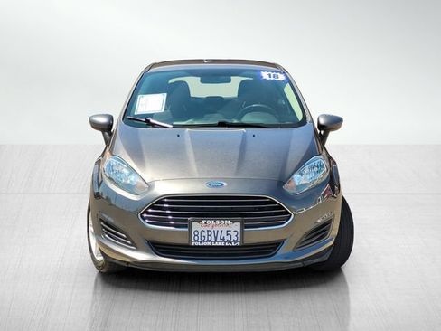 Used 2018 Ford Fiesta SE FWD image 2