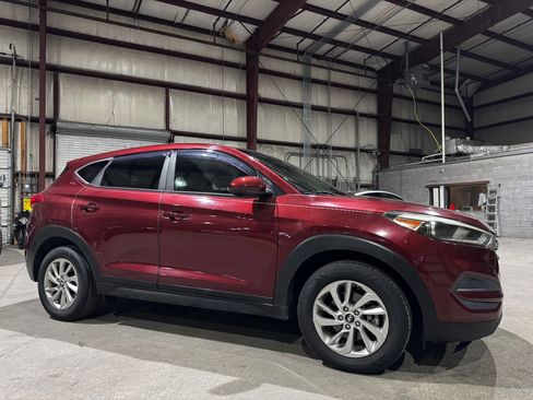 Used 2016 Hyundai Tucson SE image 3