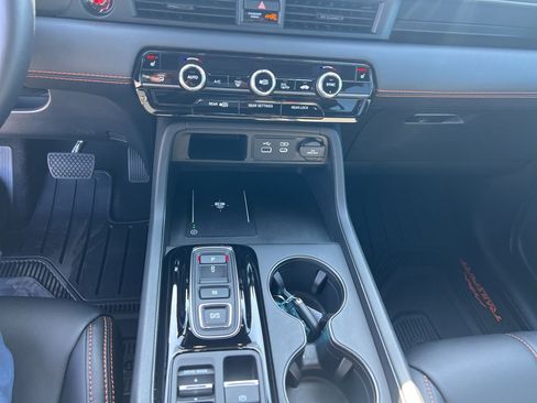 Certified 2025 Honda Pilot TrailSport image 19