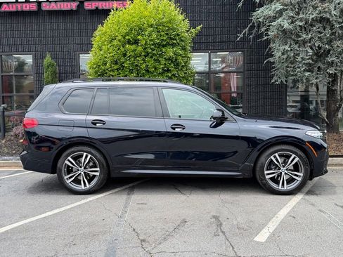 Used 2021 BMW X7 xDrive40i w/ M Sport Package AWD/4WD image 19