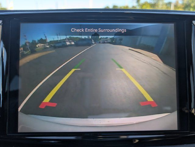 Used 2024 Chrysler Pacifica Touring-L FWD image 27