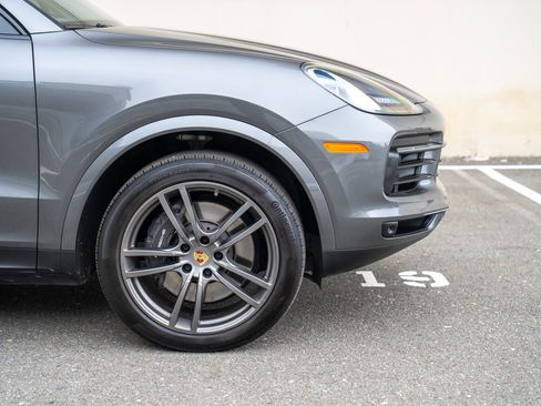 Used 2023 Porsche Cayenne image 9
