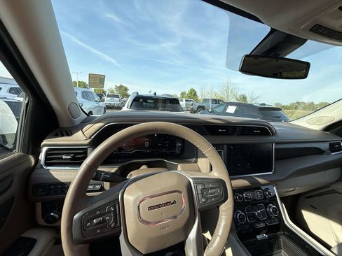 Certified 2022 GMC Yukon Denali AWD/4WD image 16