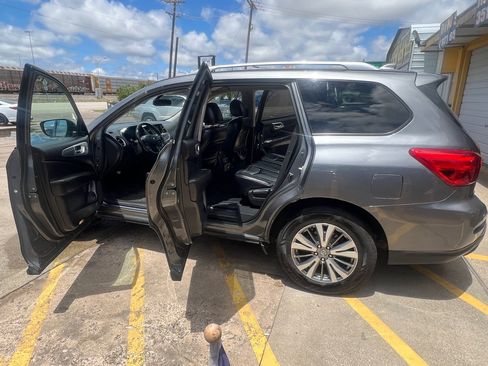 Used 2020 Nissan Pathfinder SL AWD/4WD image 10