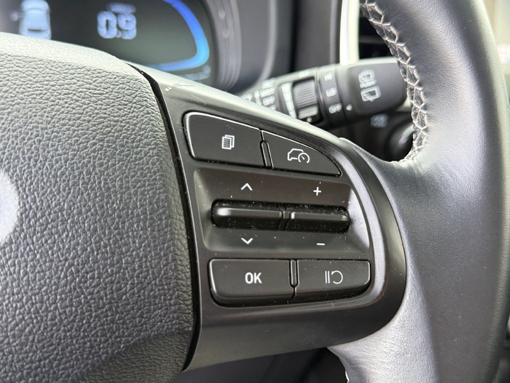 Used 2024 Hyundai Venue SEL FWD image 23