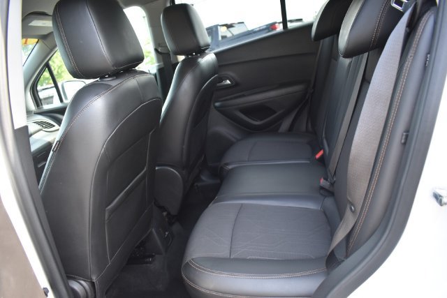 Certified 2019 Chevrolet Trax LT w/ LT Convenience Package AWD/4WD image 18