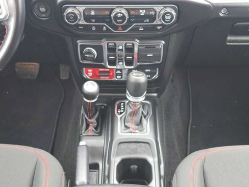 Used 2021 Jeep Wrangler Unlimited Rubicon w/ Uconnect 4C Nav & Sound Group image 13