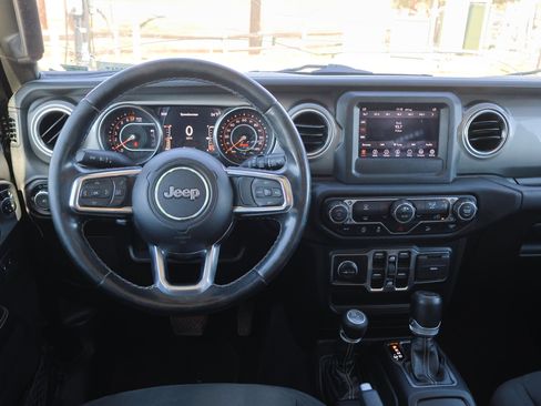 Used 2019 Jeep Wrangler Unlimited Sahara image 28