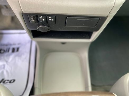 Used 2016 Toyota Sienna XLE w/ XLE Navigation Package image 24