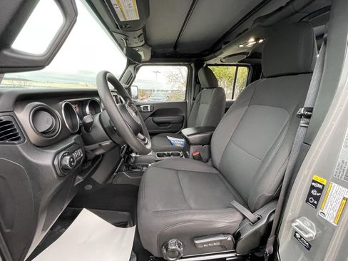 Used 2022 Jeep Gladiator Sport w/ Trailer Tow Package image 23