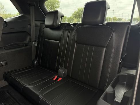 Used 2024 Volkswagen Tiguan SE R-Line image 29