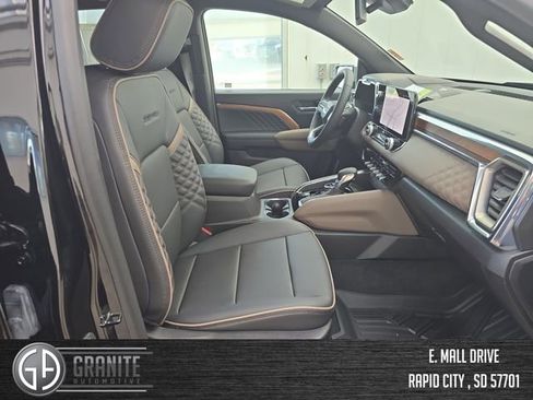 New 2026 GMC Canyon Denali w/ LPO, Denali Black Edition AWD/4WD image 37