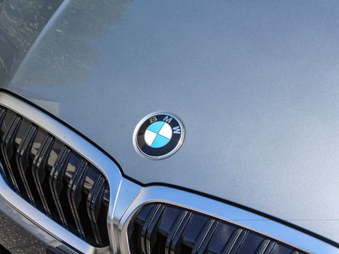 Certified 2023 BMW 330i Sedan w/ Premium Package RWD image 11
