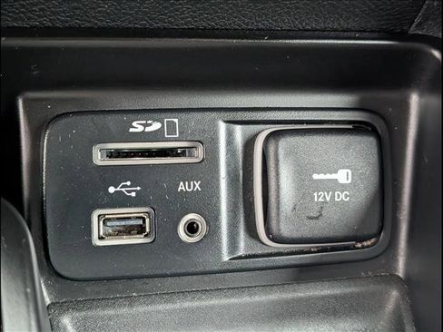 Used 2017 Jeep Cherokee Sport w/ Cold Weather Group image 15