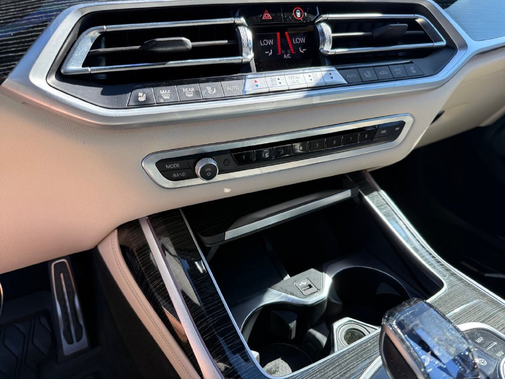Used 2022 BMW X7 M50i AWD/4WD image 21