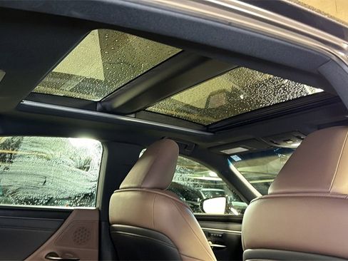 Used 2024 Lexus ES 350 Luxury w/ Technology Package image 14