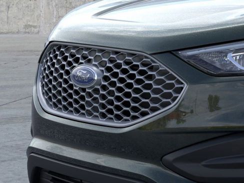 New 2024 Ford Edge SE image 17