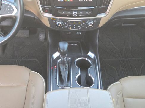 Used 2023 Chevrolet Traverse Premier AWD/4WD image 18