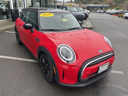 Used 2023 MINI Cooper 2-Door Hardtop image 5