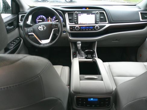 Used 2015 Toyota Highlander Limited Platinum image 42