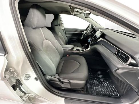 Used 2021 Toyota Camry LE image 24