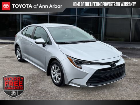 Used 2024 Toyota Corolla LE FWD image 1