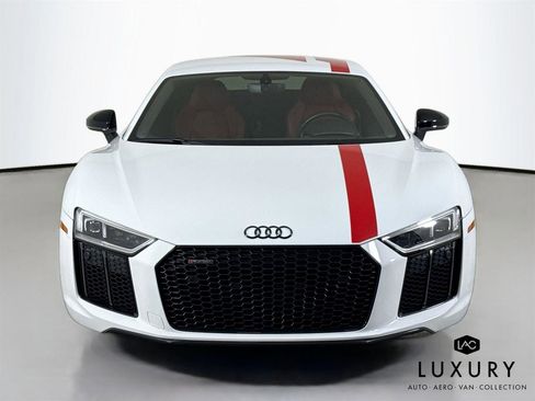 Used 2018 Audi R8 V10 w/ Premium Package image 9