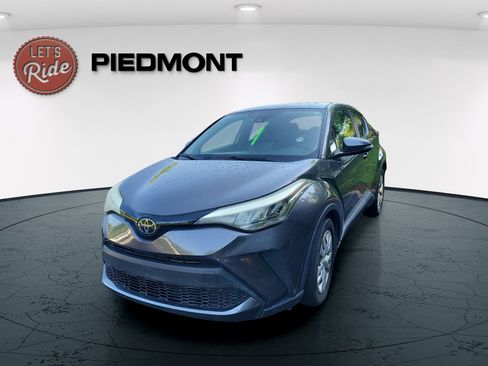 Used 2020 Toyota C-HR LE FWD image 1