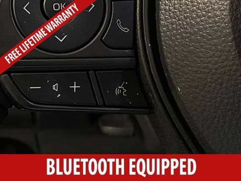 Used 2025 Toyota Corolla LE FWD image 10