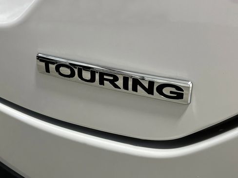 New 2025 Honda Pilot Touring image 11