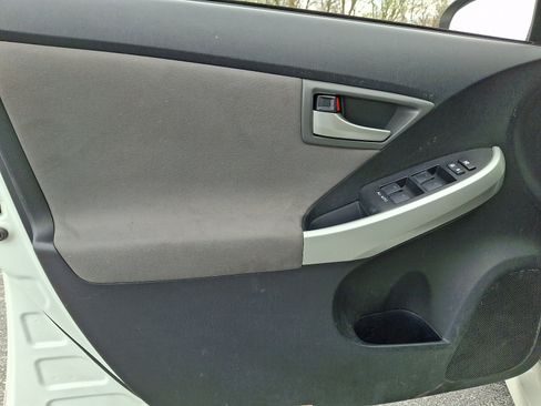 Used 2014 Toyota Prius Two FWD image 12