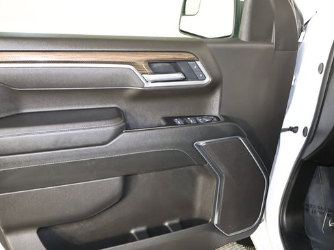 Used 2025 Chevrolet Silverado 1500 LT image 36