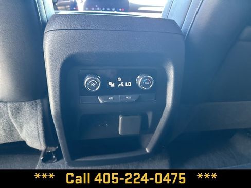 Used 2024 Chevrolet Traverse Z71 w/ Enhanced Driving Package AWD/4WD image 35