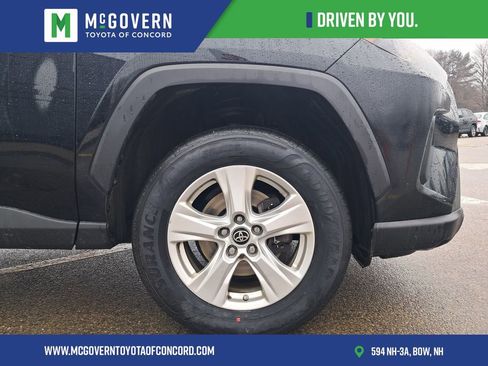 Used 2021 Toyota RAV4 LE image 8