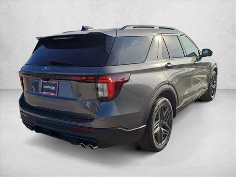 New 2026 Ford Explorer ST w/ Sun And Sound Package image 5