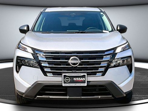 Used 2025 Nissan Rogue S AWD/4WD image 3