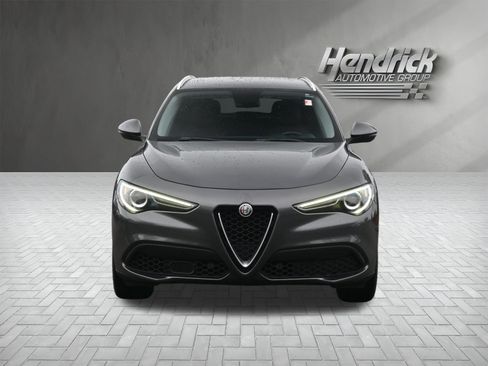 Used 2018 Alfa Romeo Stelvio AWD image 3