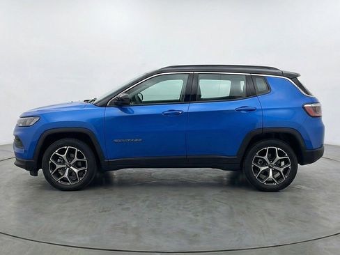 Used 2025 Jeep Compass Limited image 5