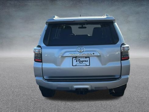 Used 2018 Toyota 4Runner SR5 AWD/4WD image 29