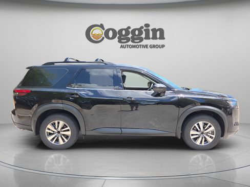 New 2026 Nissan Pathfinder SL FWD image 6