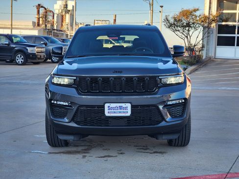 New 2025 Jeep Grand Cherokee Limited w/ Trailer Tow Package AWD/4WD image 6