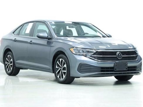 Used 2024 Volkswagen Jetta S FWD image 3