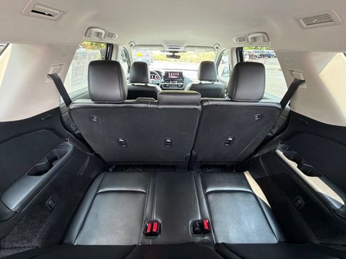 Used 2026 Nissan Pathfinder SL FWD image 37