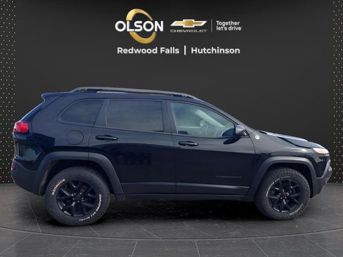 Used 2017 Jeep Cherokee Trailhawk w/ Comfort/Convenience Group image 6